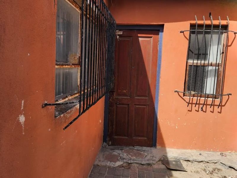 Charming 3-Bedroom Home for Sale in Khayelitsha, B Section - Photo 4