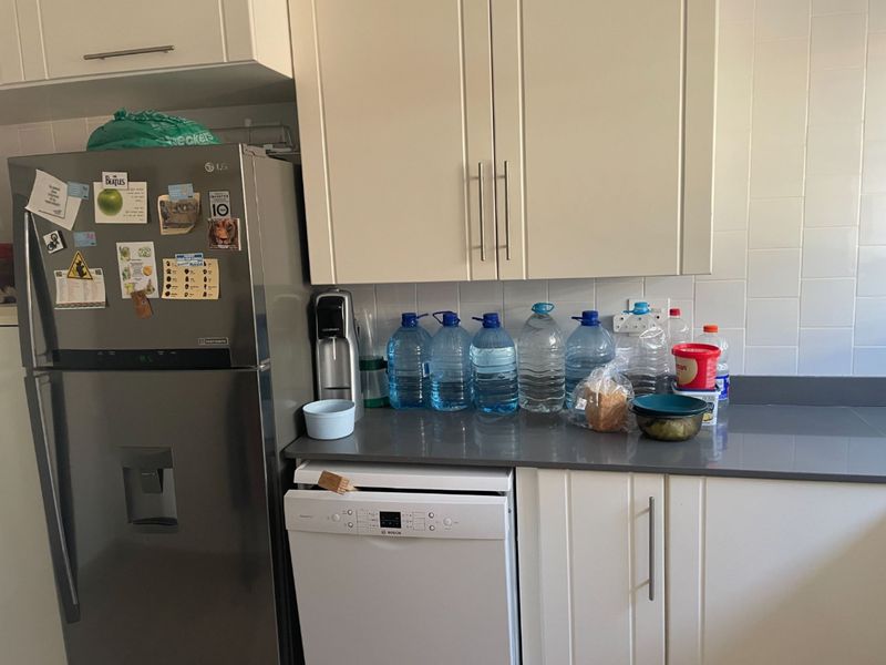 8 Bedroom house with so much potential - Photo 8