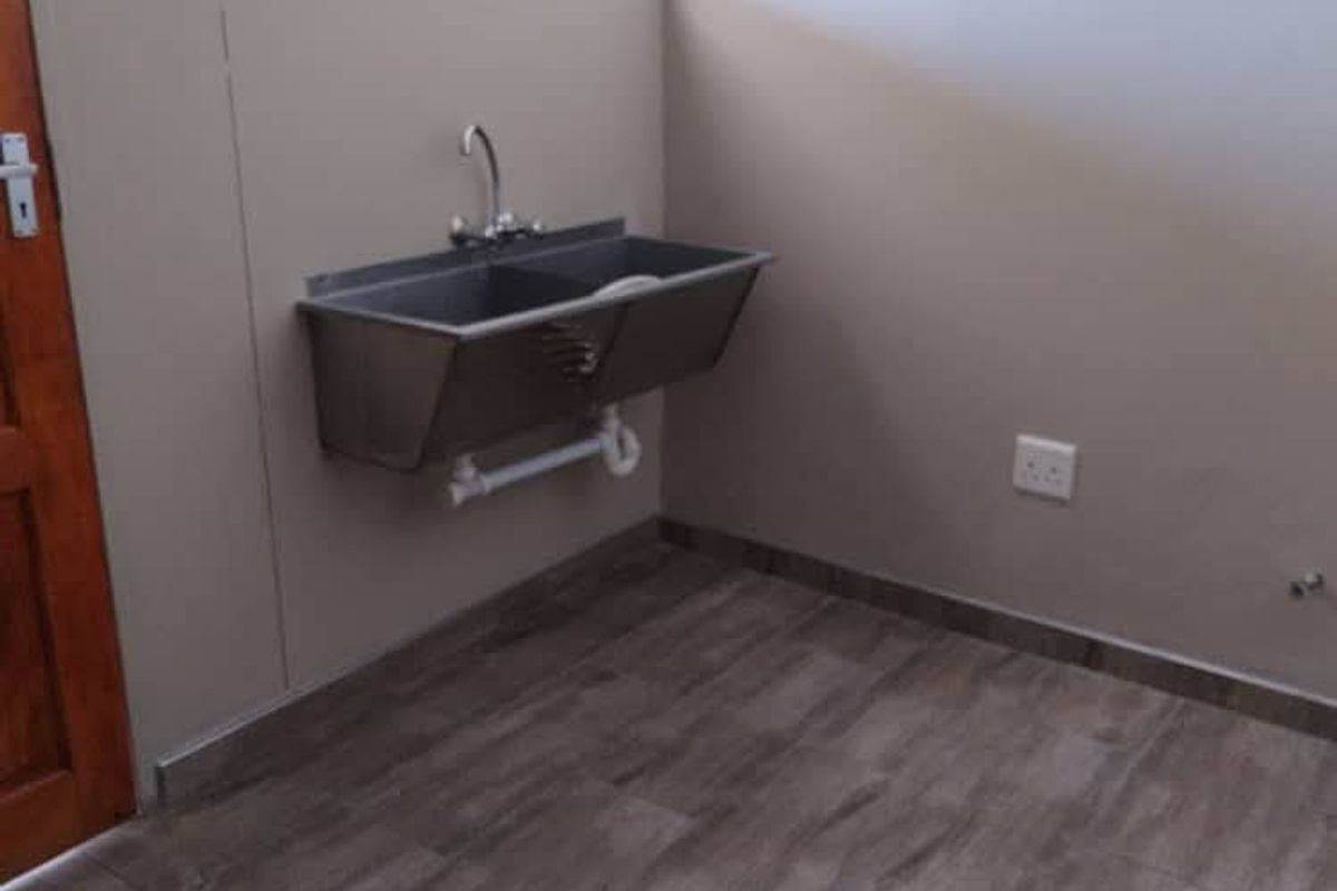 Ongwediva Ext 6 - Family Home For Sale - Photo 5