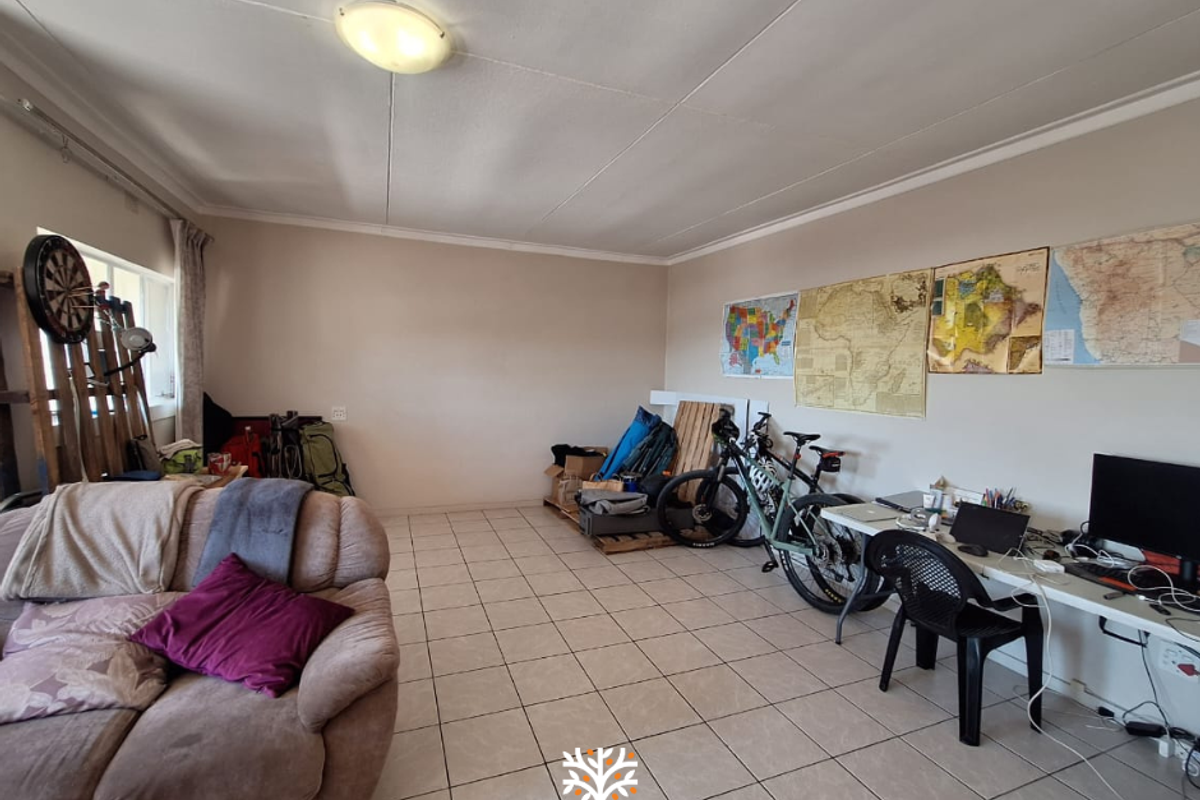 2-BEDROOM APARTMENT | KLEIN WINDHOEK, WINDHOEK - Photo 4