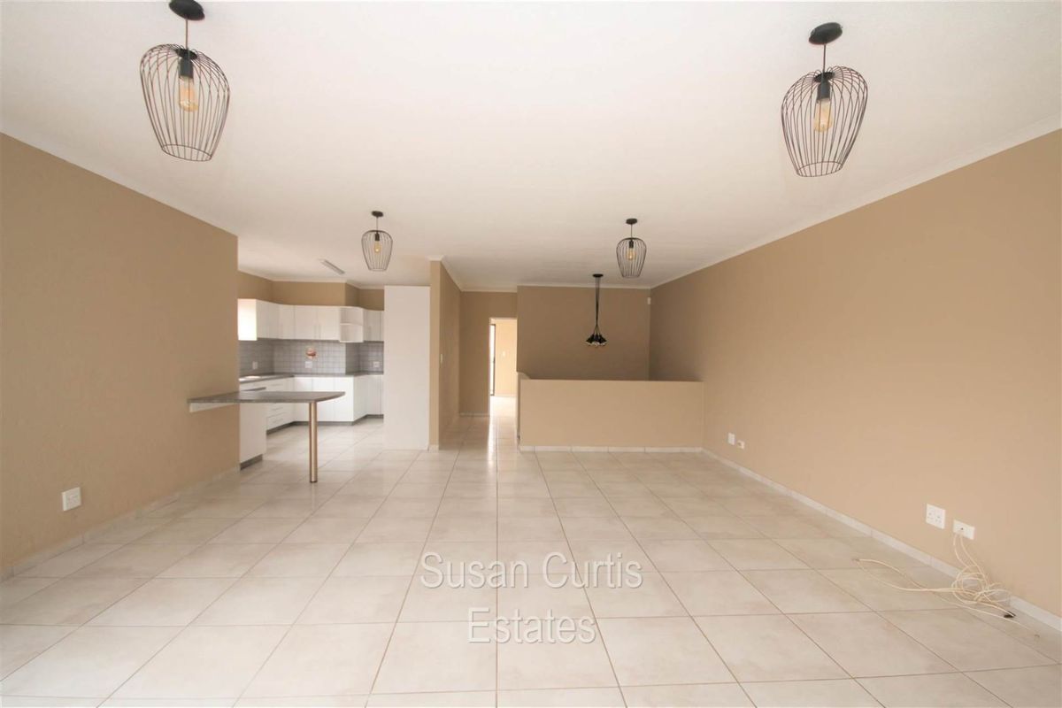 3 bedrooms Townhouse in Long Beach - Photo 5