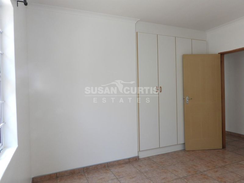 Family house with safety first - Photo 8