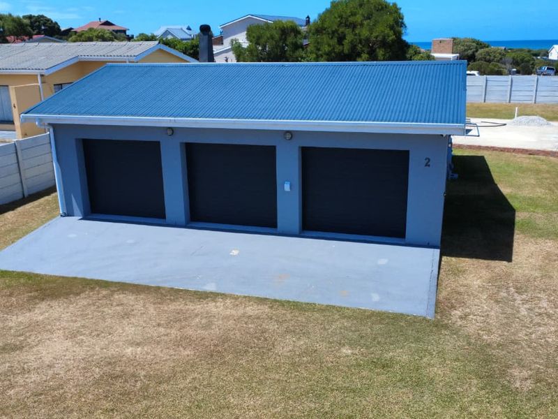 Not Your Average Beach House – A Quirky Coastal Canvas in Pearly Beach - Photo 3