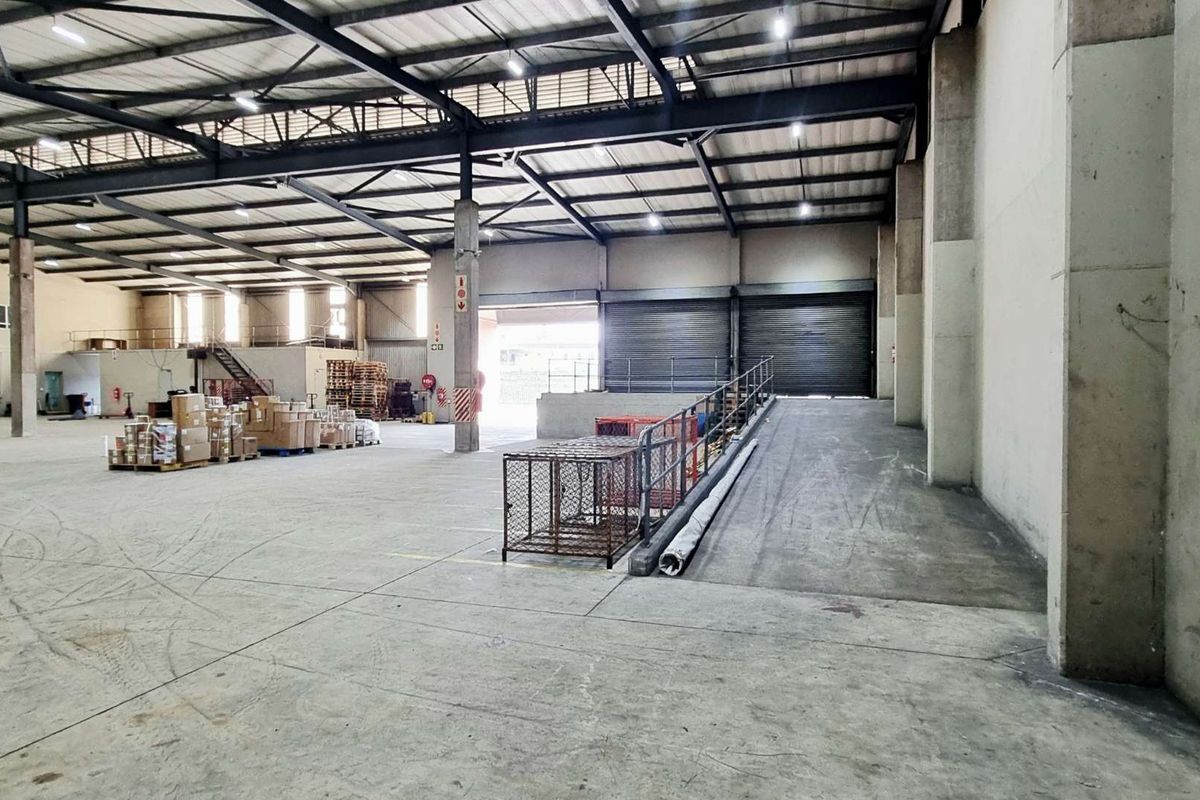 1,873m2 warehouse with dock-level access, yard, and N2 visibility | Available Aug 2025 in Durban North’s logistics zone - Photo 2