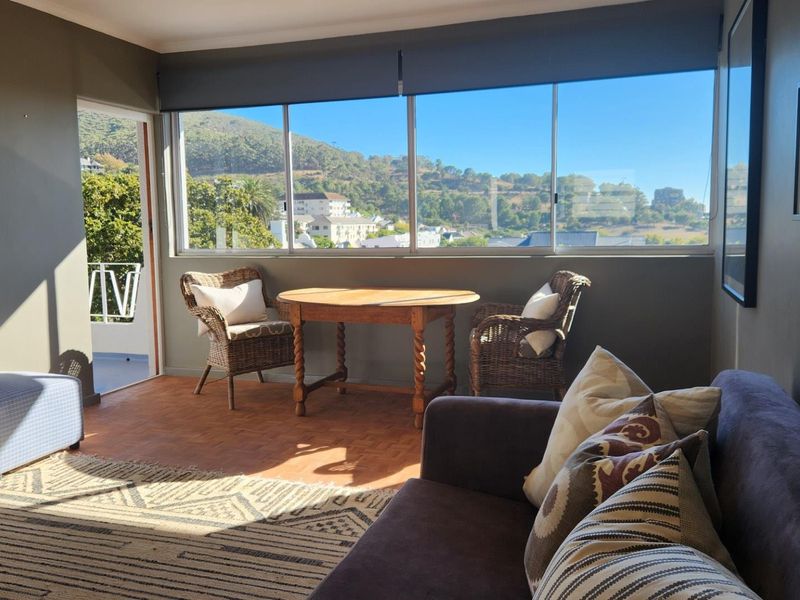 TWO-BED TAMBOERSKLOOF BEAUTY TO RENT - Photo 2