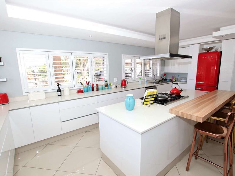 Hendra Estates - Exquisite, Large family home For Rent In Prime La Lucia. - Photo 7