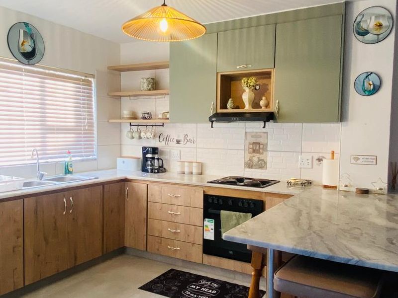 🏡 3 Bedroom Flat for Rent – Lagoon, Walvis Bay 🌊 - Photo 2