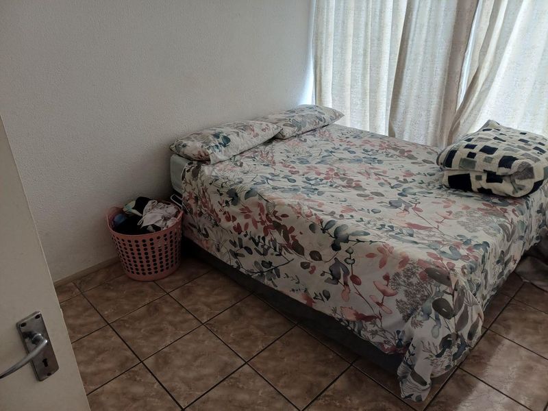 Neat And Spacious Simplex Townhouse in a Pet Friendly Complex - Photo 8