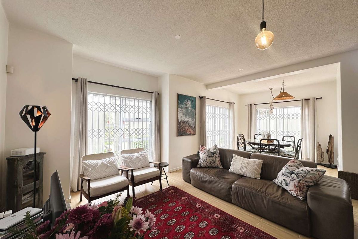 Charming 3-Bedroom Townhouse Near Pebble Beach in Vogelstrand - Photo 3