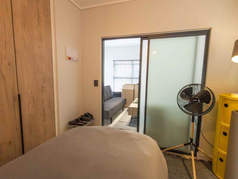 Modern 1-Bedroom Apartment in Secure Mooikloof Estate - Photo 7