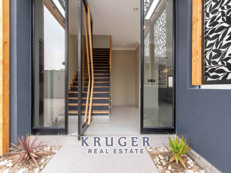 Upmarket Stylish House with Magnificent Dune Views For Sale in Swakopmund - Photo 5