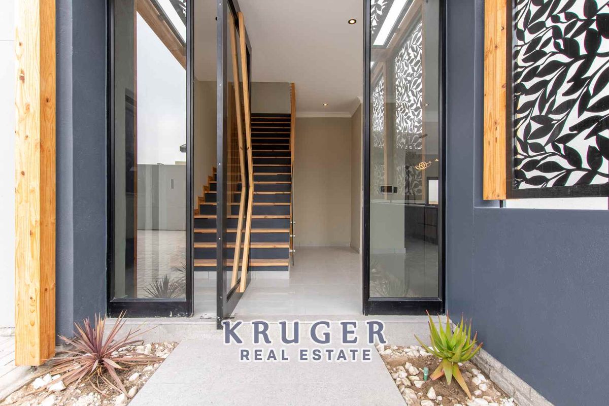 Upmarket Stylish House with Magnificent Dune Views For Sale in Swakopmund - Photo 5