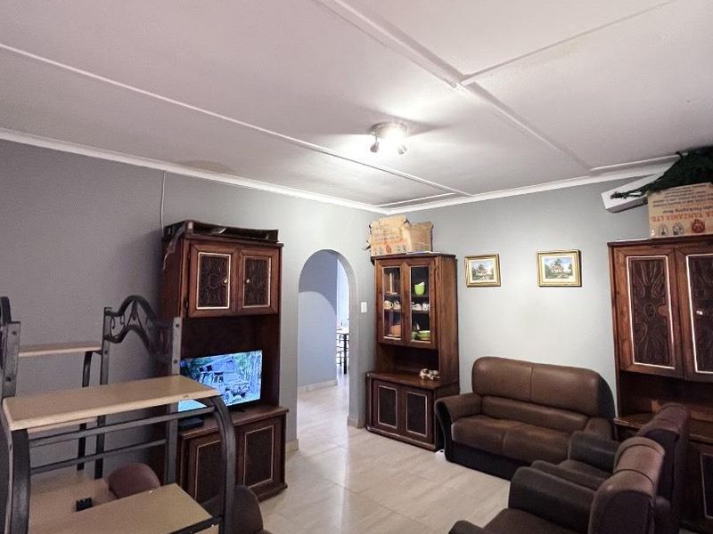 5 BEDROOM HOME IN DORADO PARK FOR SALE | N$2,100,000 - Photo 7