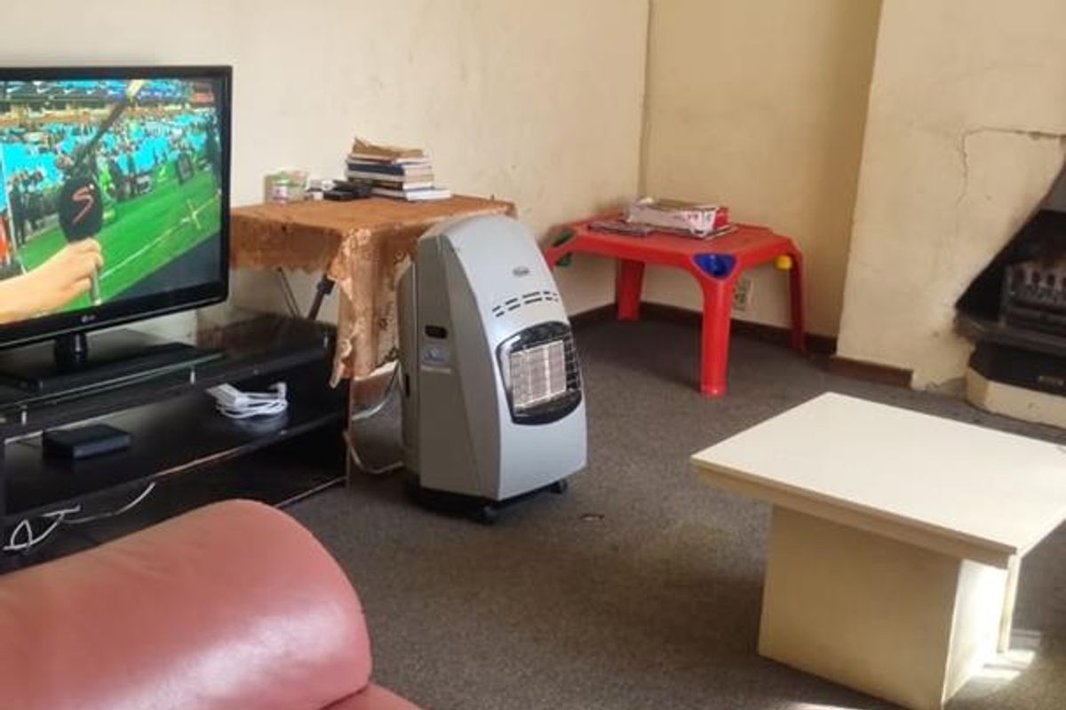 Kenilworth, 2 Bedroom house with flatlet and pool - Photo 3