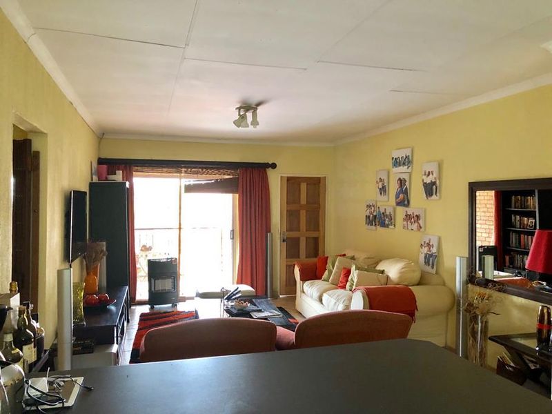 3 Bedroom Townhouse in Vorna Valley - Photo 7