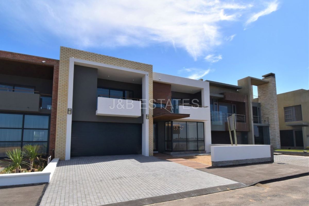 PRIME LAGOON FRONT LOCATION - Photo 2