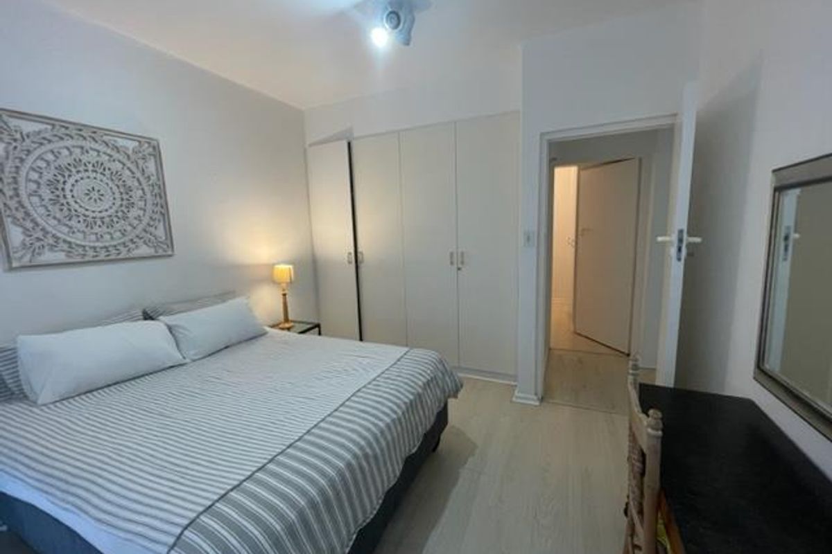 Comfortably furnished 2 Bed apartment with parking, small balcony - Photo 4