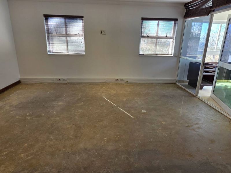 Recently Whiteboxed First Floor Office in Westlake - Photo 7
