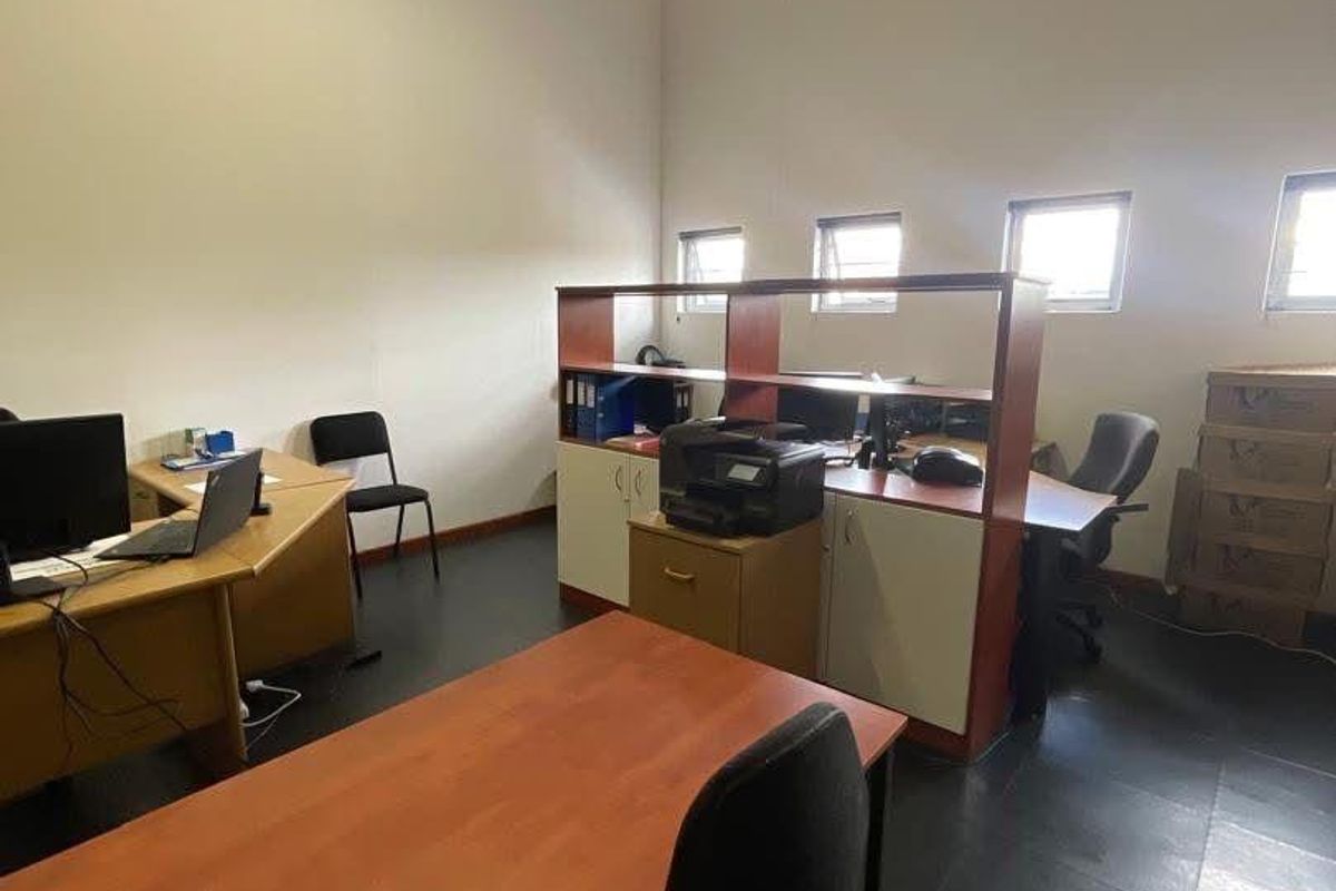 Business property for sale - Photo 4