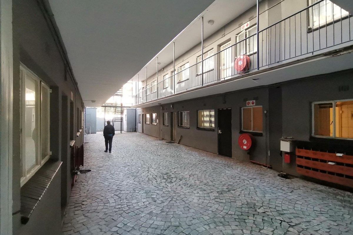Neat 1 Bedroom Ground Floor Apartment To Let in Witpoortjie - Photo 2
