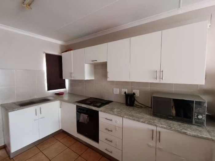 Property #2555450, Apartment For Sale in Die Hoewes