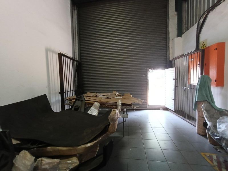 151m2 - Warehouse To Let | Westmead - Photo 4