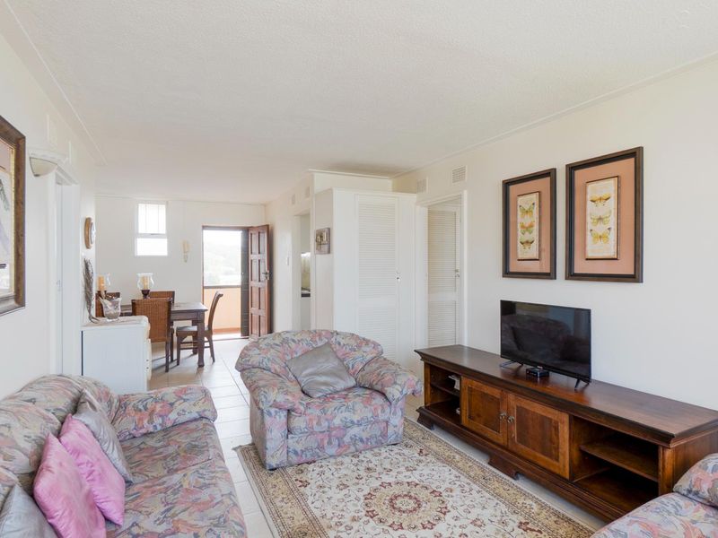 Spacious seaside living - Photo 4