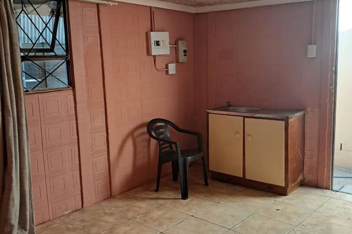 2 Bedroom Flat to Rent in Mandela Park - Photo 5