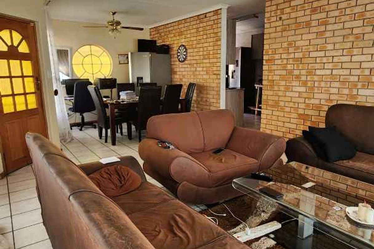 3 Bedroom House To Rent in Ninapark - Photo 3