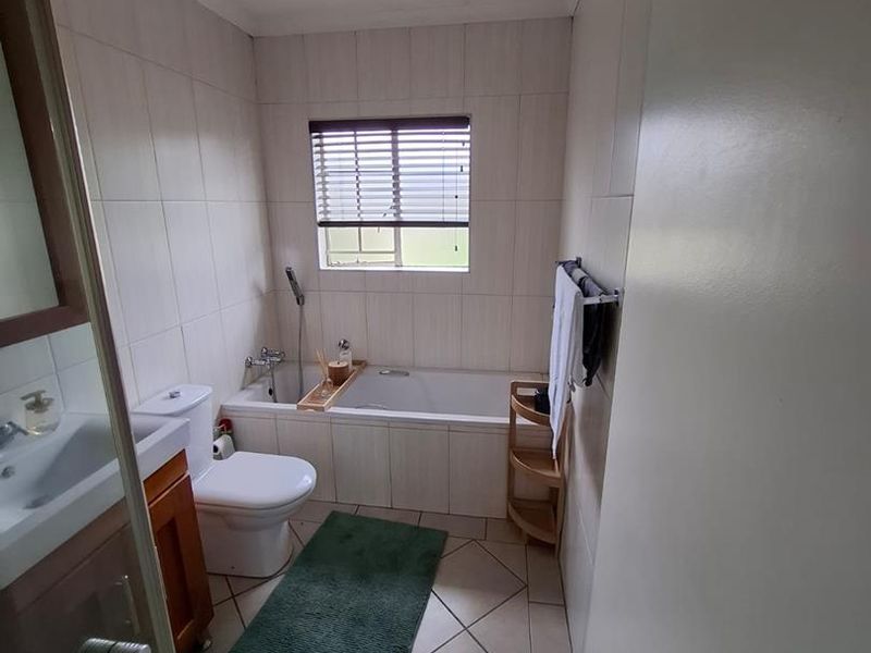 Lovely 2 bedroom unit in Faerie Glen - Photo 5