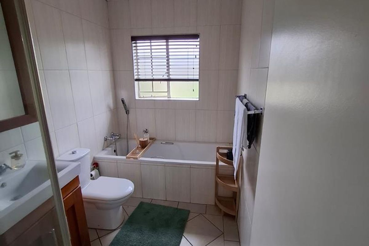 Lovely 2 bedroom unit in Faerie Glen - Photo 5