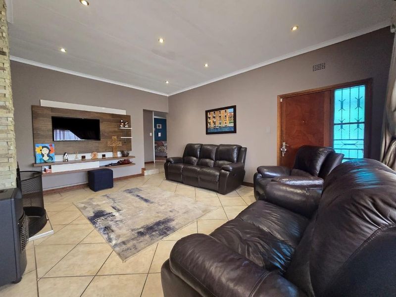 House For Sale in South Crest, Alberton - Photo 8
