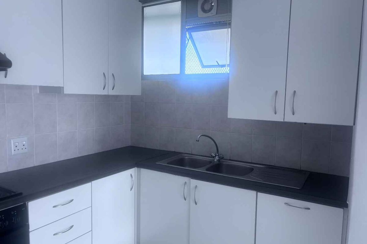 The Beaches Bachelor Apartment - Photo 4