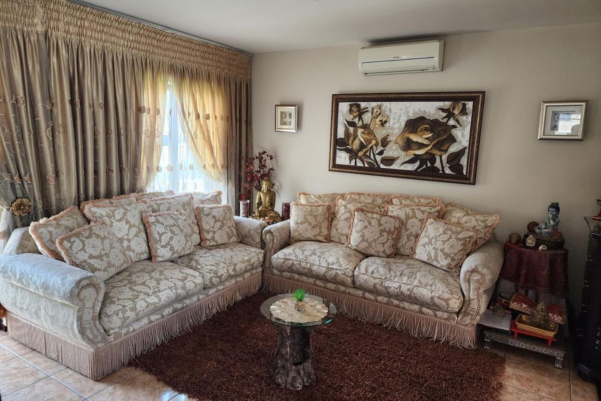 Discover Comfort & Security in This Ormonde Gem - Photo 2