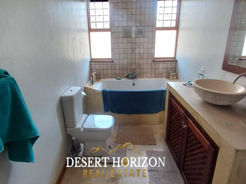 Walvisbay, Central | Family home for sale - Photo 9