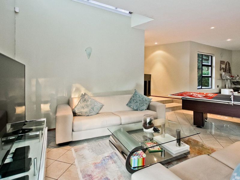 Ultimate in Luxurious Living! - Photo 4