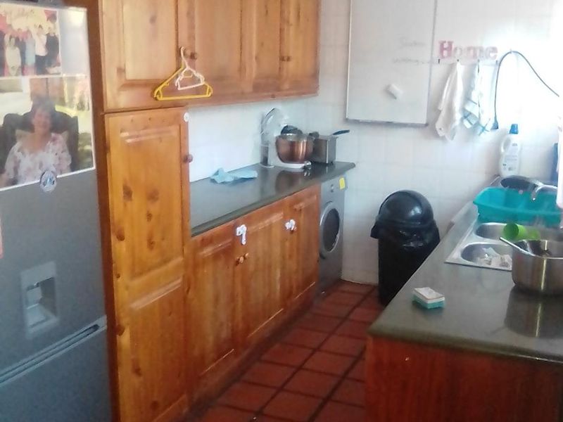 BIG SPACIOUS 4 BEDROOM HOUSE WITH POOL TO RENT IN MAGALIESKRUIN - Photo 5