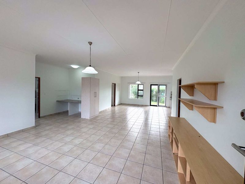 Safe and serene coastal living - Stilbaai-Wes. - Photo 2