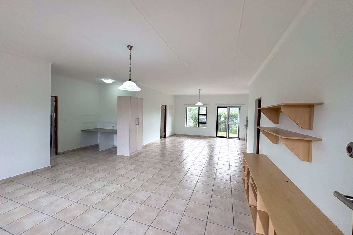 Safe and serene coastal living - Stilbaai-Wes. - Photo 2
