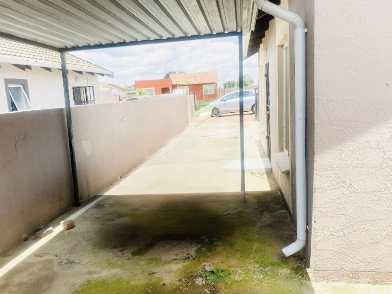 A Perfect Starter Home In Windmill park - Photo 3