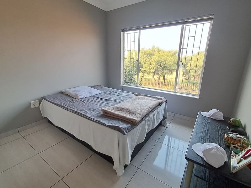 3 Bedroom Duplex for Sale in Brackenhurst - Photo 10