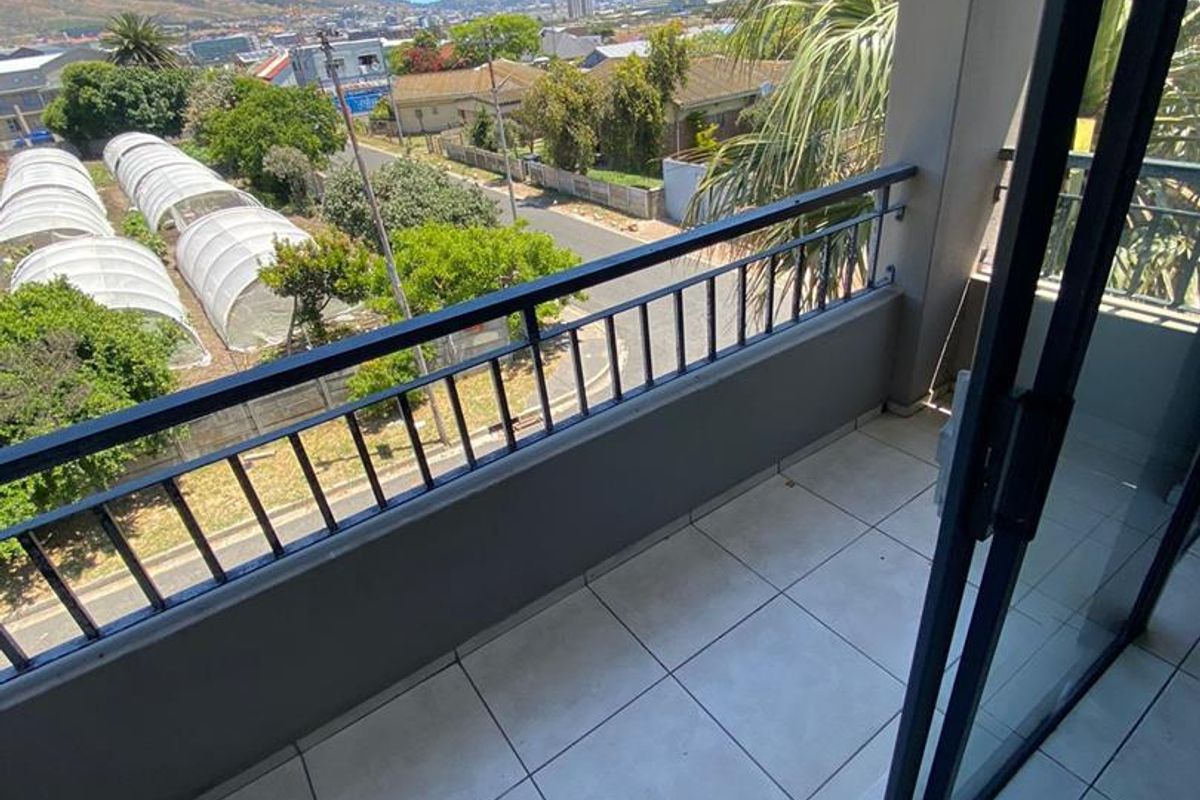 2 Beds unfurnished apartment with parking & balcony, close to Riverlands - Photo 3