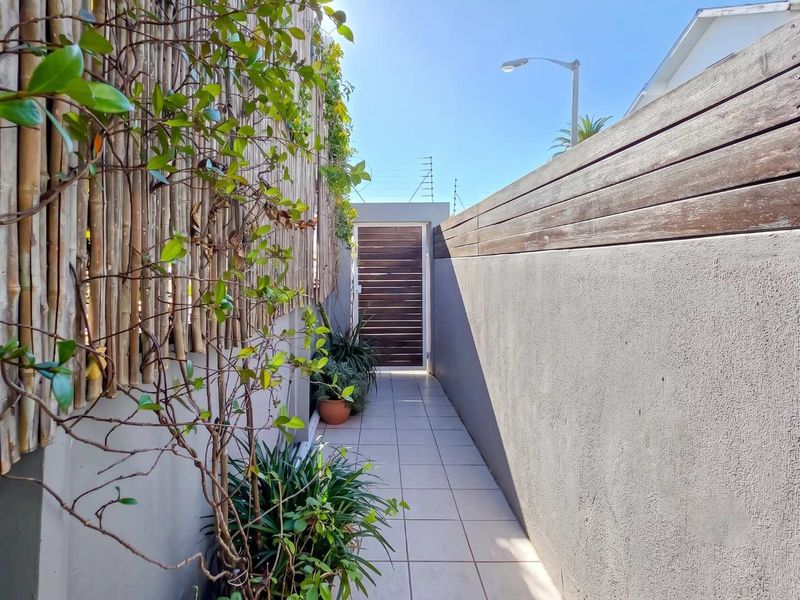 Spacious 2 Bedroom Duplex Apartment with Sunny Garden - Photo 8