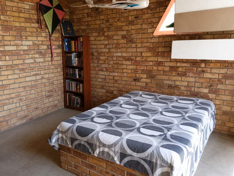 Multi-Unit Property: Live & Earn with 3 Flatlets + Main House - Photo 9