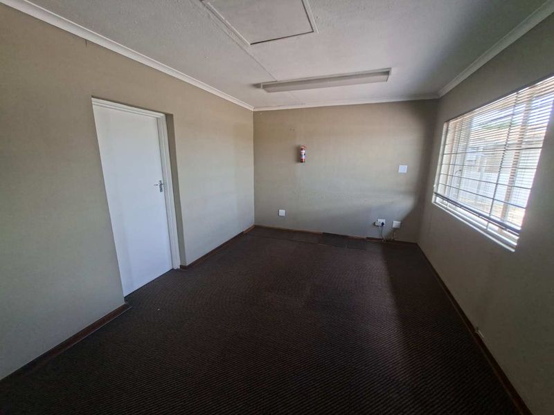 MODERN STANDALONE OFFICE SPACE IN RUIMSIG - Photo 3