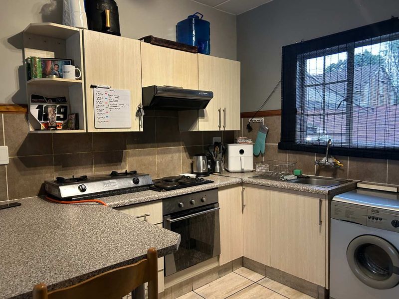 Ground floor with covered patio. - Photo 8