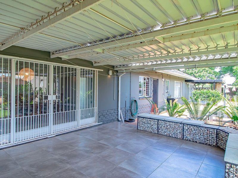 Four Bedroom family home in Annlin - Photo 6