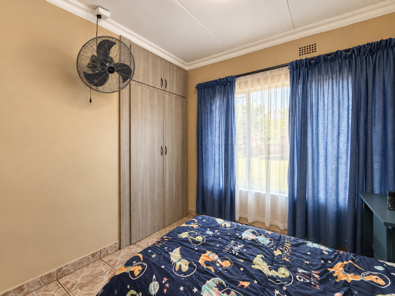 Spacious Family Home with 2-Bedroom Flatlet & Income Potential - Photo 9