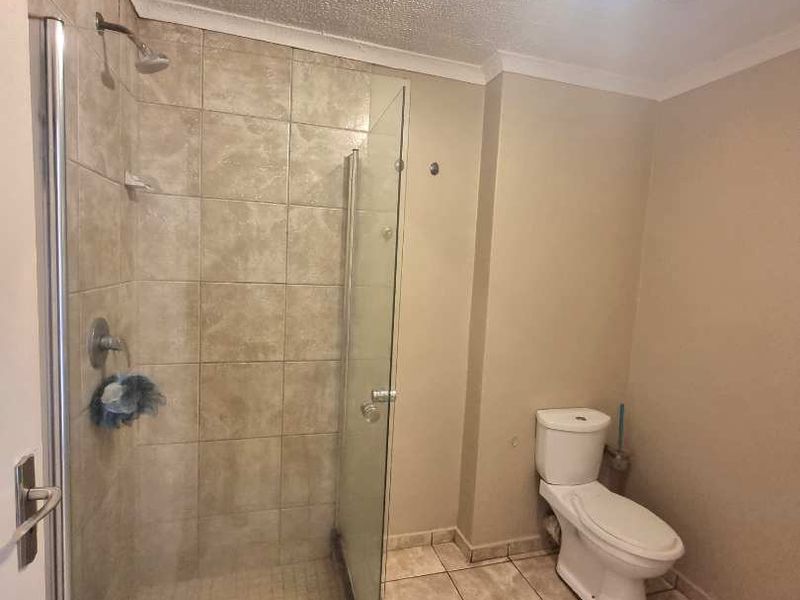 FLAT FOR SALE - Photo 9