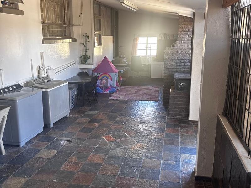 Windhoek West: 4 Bedroom house with Flat is For Sale - Photo 7